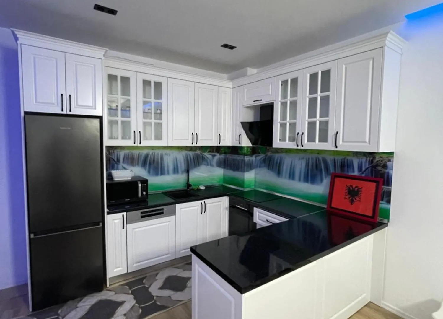 Guest House White Crown Kamez Daire